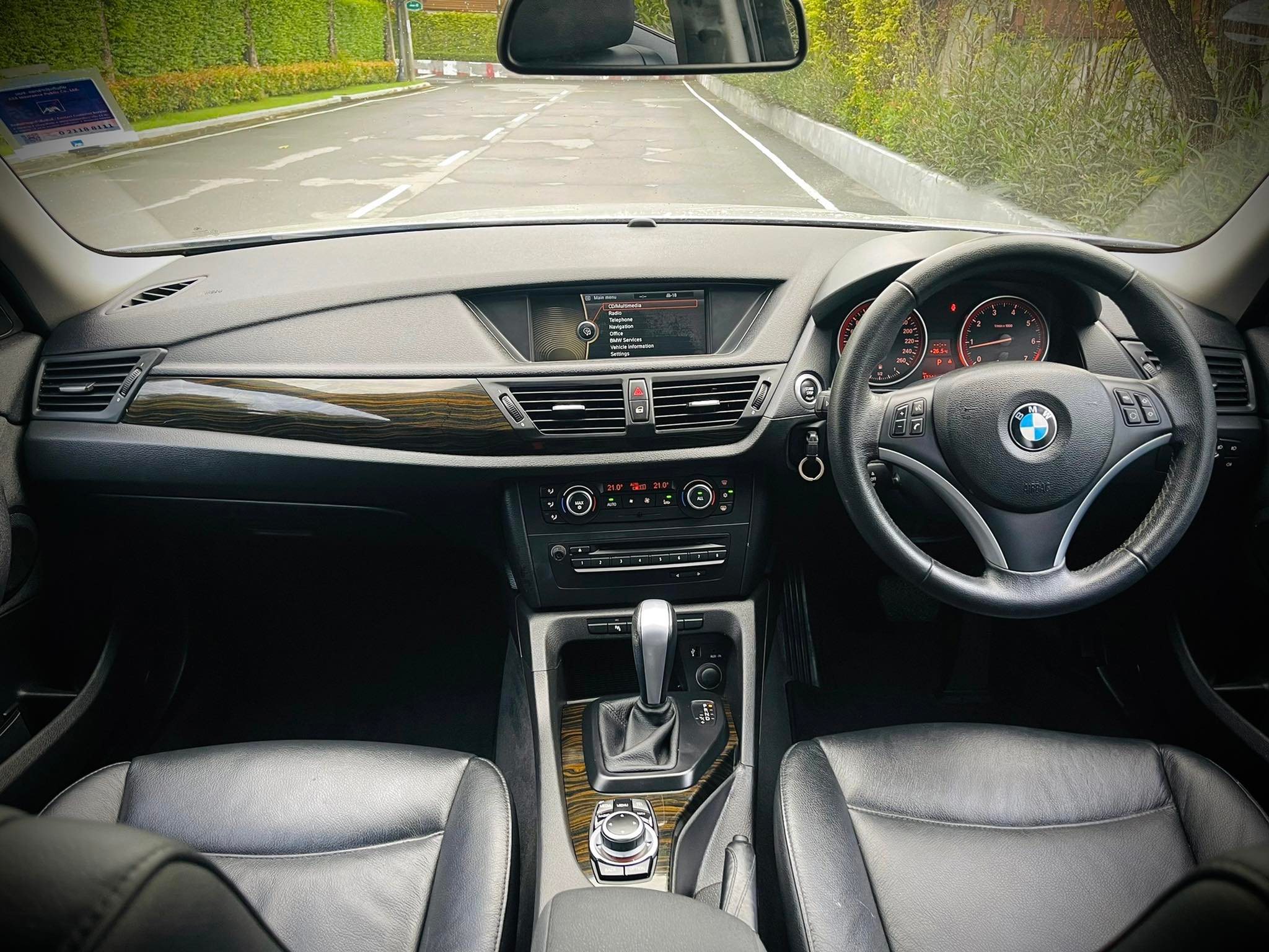 BMW X1 2.0 HighLine สวยในทุกทุก มุมมอง