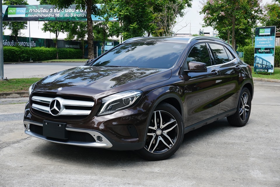 Mercedes-Benz GLA-Class X156 GLA200 ปี 2014 สีน้ำตาล (รูปที่ 6)