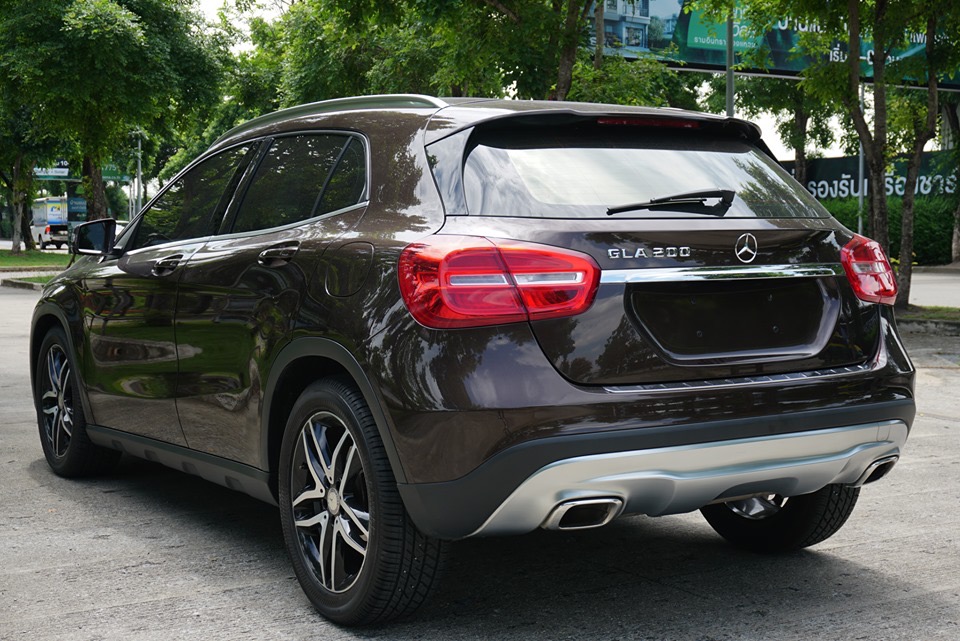 Mercedes-Benz GLA-Class X156 GLA200 ปี 2014 สีน้ำตาล (รูปที่ 9)