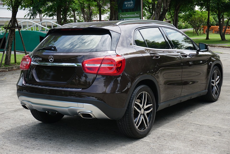Mercedes-Benz GLA-Class X156 GLA200 ปี 2014 สีน้ำตาล (รูปที่ 7)