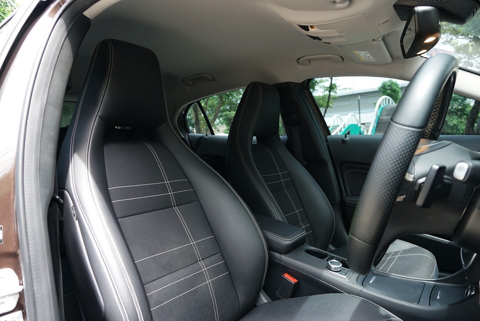 Mercedes-Benz GLA-Class X156 GLA200 ปี 2014 สีน้ำตาล (รูปที่ 12)