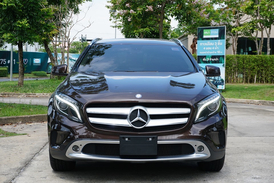 Mercedes-Benz GLA-Class X156 GLA200 ปี 2014 สีน้ำตาล (รูปที่ 5)