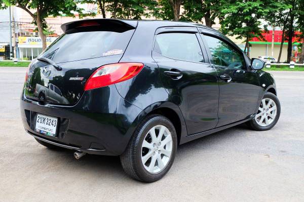 2012 Mazda 2 Hatchback (5 ประตู) สีดำ (รูปที่ 12)