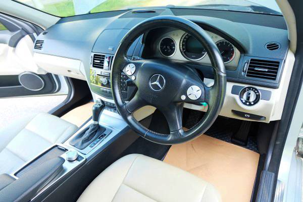2009 Mercedes-Benz C-Class Avantgarde สีเทา (รูปที่ 2)
