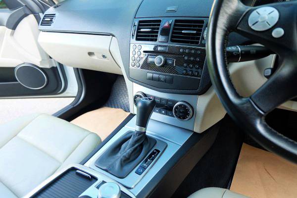2009 Mercedes-Benz C-Class Avantgarde สีเทา (รูปที่ 4)