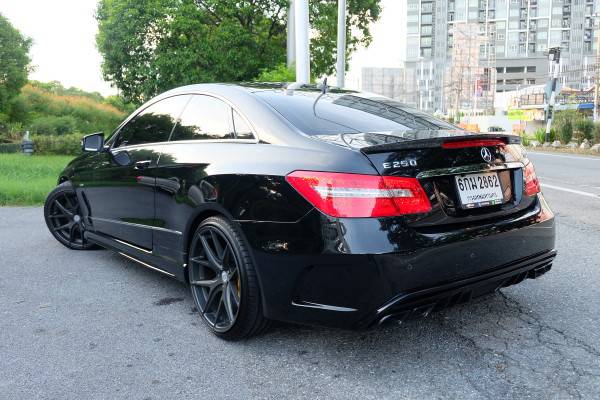 2012 Mercedes-Benz E200 Couped สีดำ (รูปที่ 11)