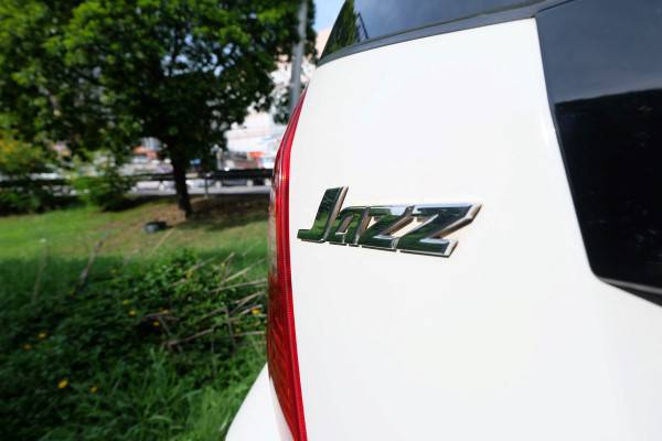 2011 Honda Jazz GE สีขาว