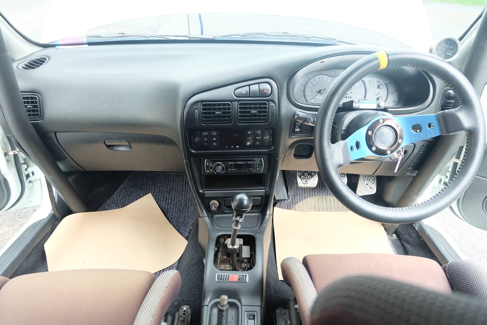 1993 Mitsubishi Lancer E-CAR สีขาว (รูปที่ 4)
