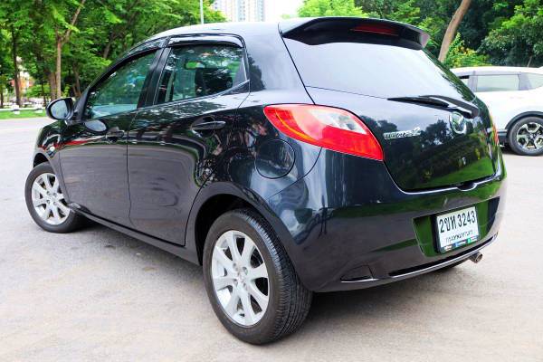 2012 Mazda 2 Hatchback (5 ประตู) สีดำ (รูปที่ 11)