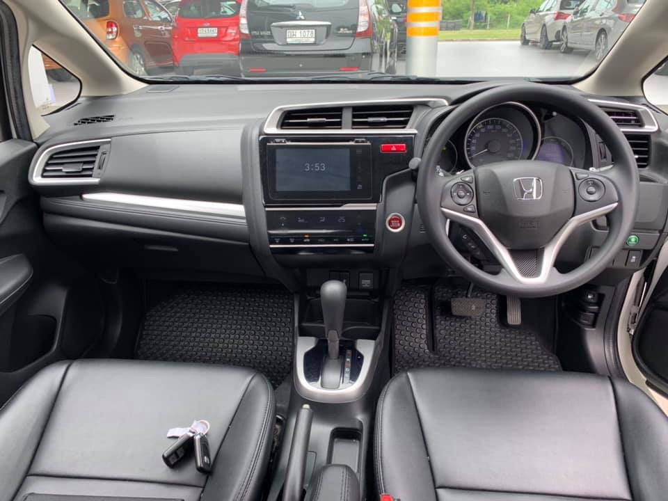 Honda Jazz GK ปี 2014 สีขาว (รูปที่ 10)