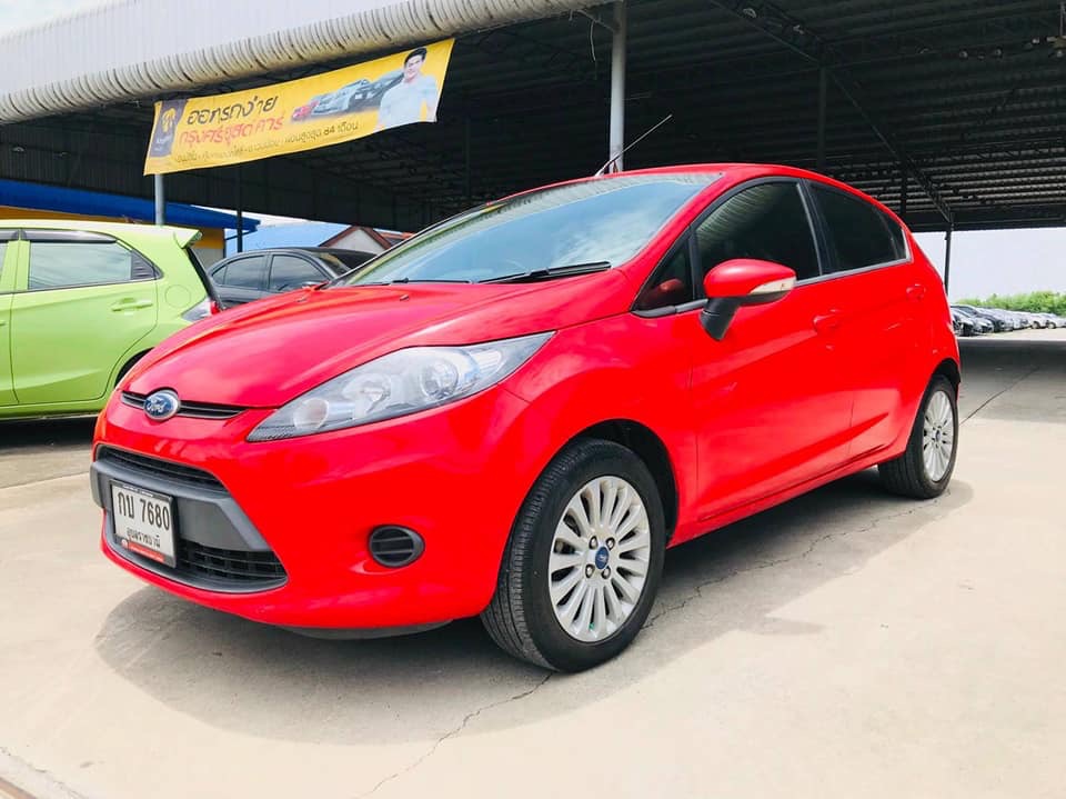 Ford Fiesta ปี 2013 สีแดง (รูปที่ 2)