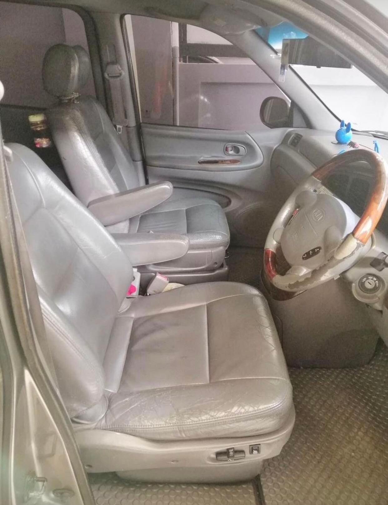 1998 Kia Carnival สีเทา (รูปที่ 6)