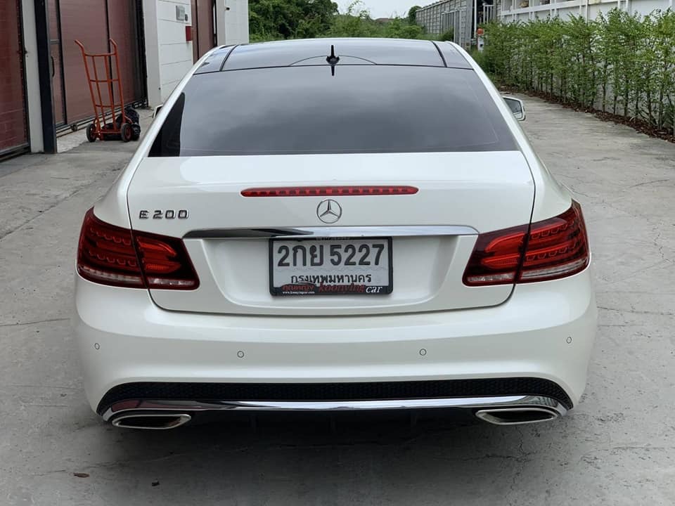 Mercedes-Benz E-Class W207 E200 ปี 2013 สีขาว (รูปที่ 5)