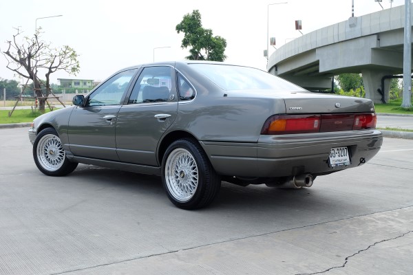 1993 Nissan Cefiro A31 สีเทา