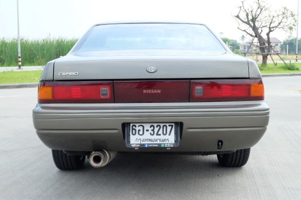 1993 Nissan Cefiro A31 สีเทา