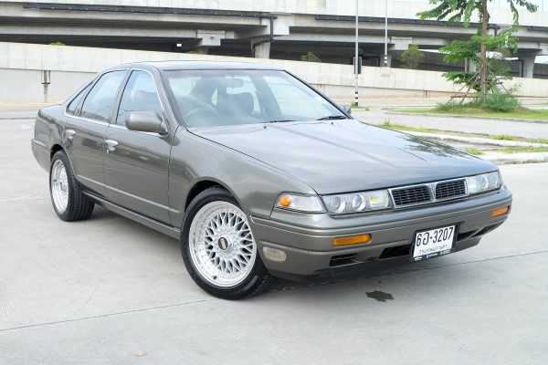 1993 Nissan Cefiro A31 สีเทา