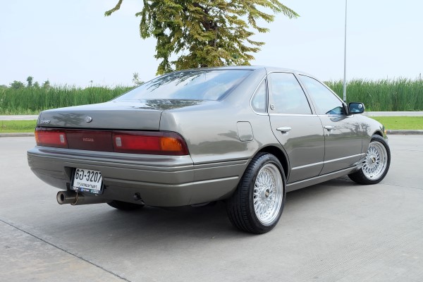 1993 Nissan Cefiro A31 สีเทา