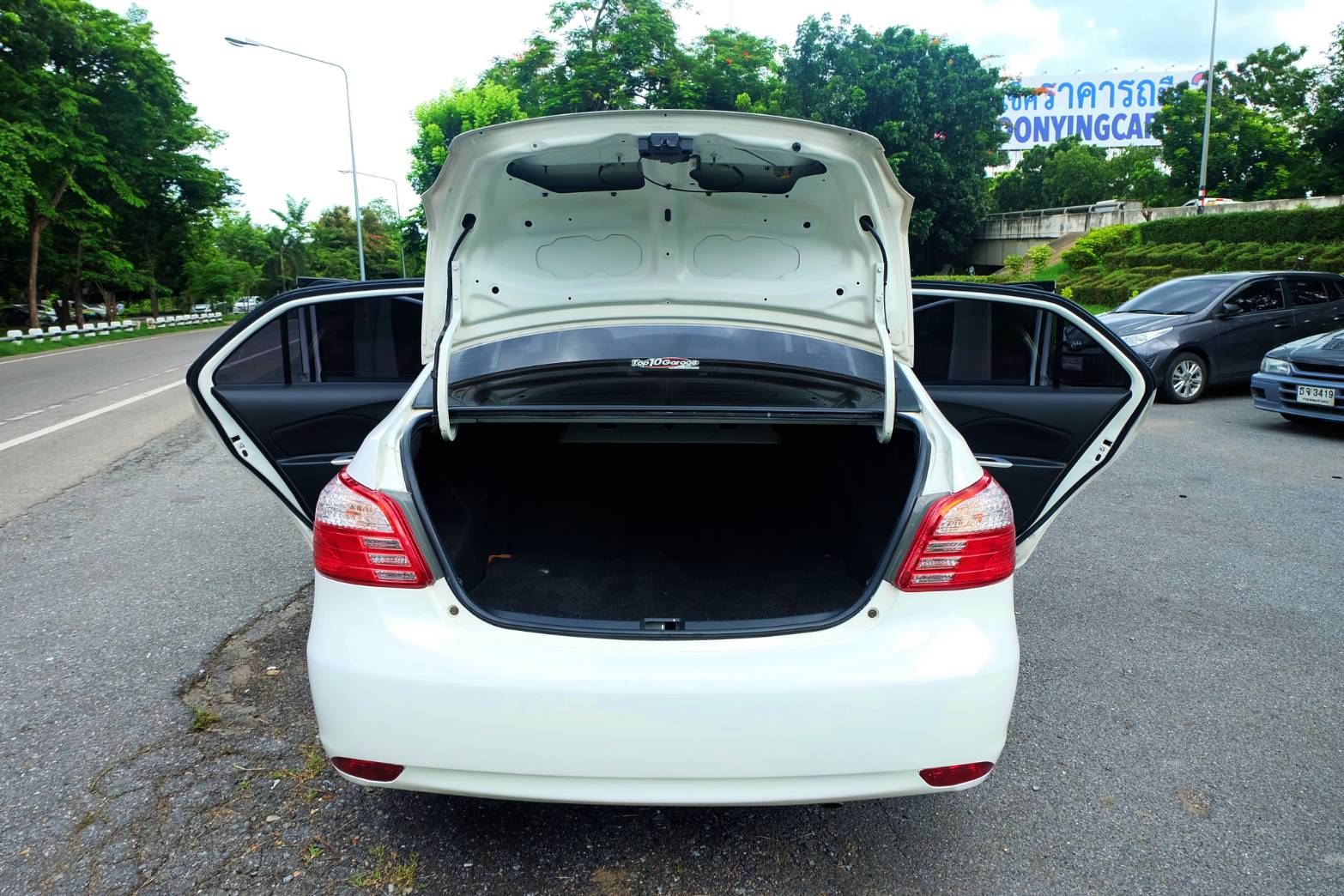 2012 Toyota Vios สีขาว (รูปที่ 5)