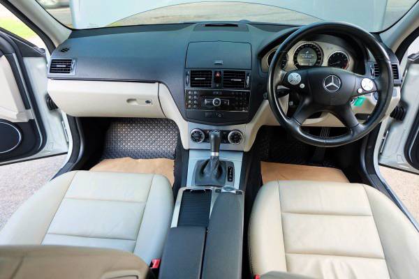 2009 Mercedes-Benz C-Class W204 C200 สีเทา (รูปที่ 2)