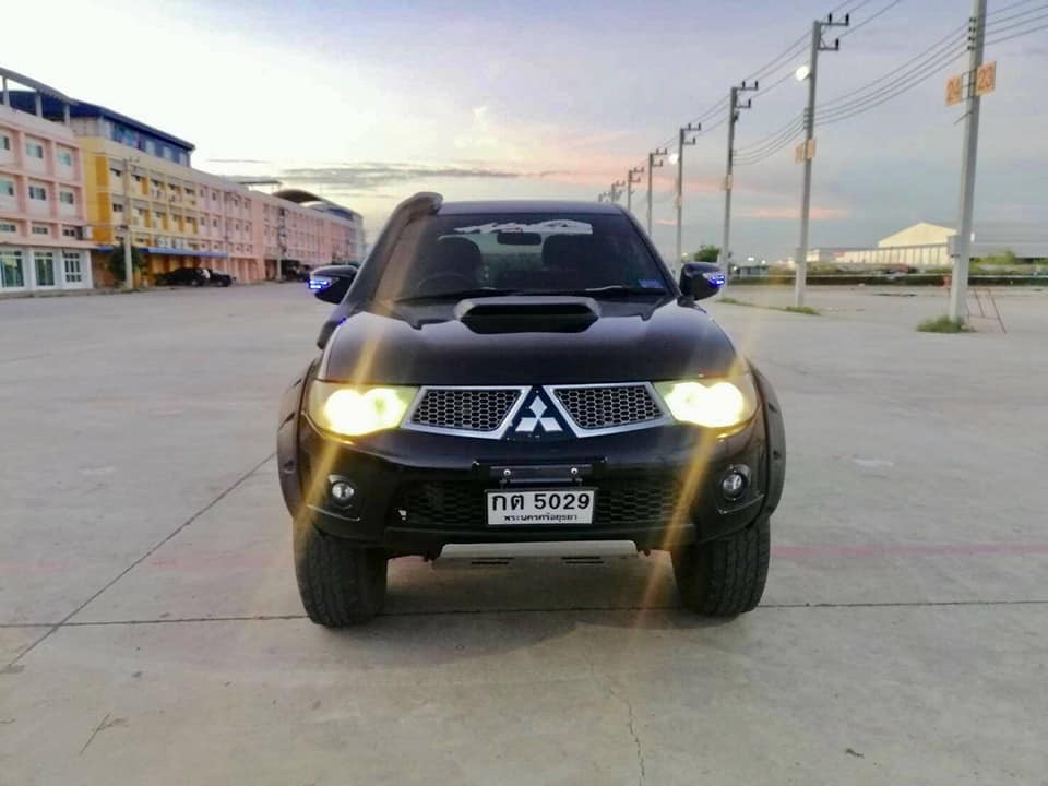 Mitsubishi Triton Double cab ปี 2010 สีดำ (รูปที่ 3)