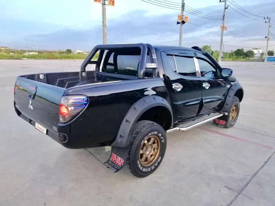 Mitsubishi Triton Double cab ปี 2010 สีดำ (รูปที่ 10)