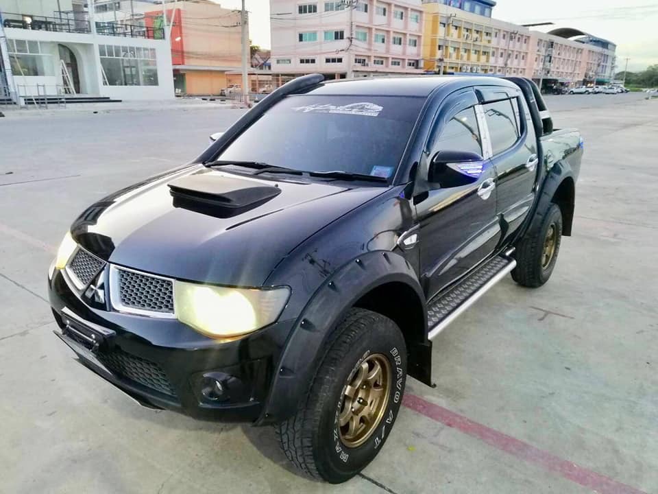 Mitsubishi Triton Double cab ปี 2010 สีดำ (รูปที่ 13)