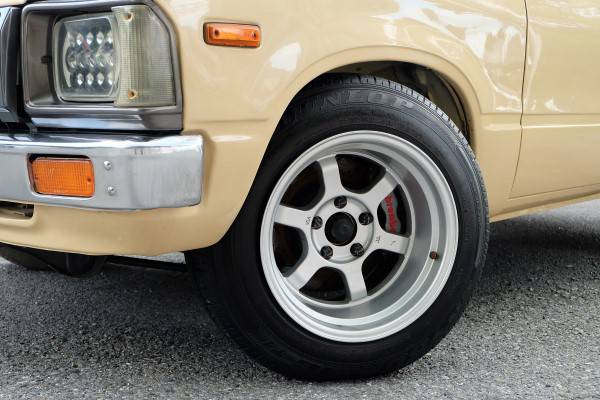 1981 Toyota Hilux LN30 สีเหลือง (รูปที่ 18)