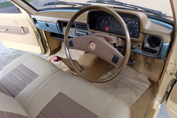 1981 Toyota Hilux LN30 สีเหลือง (รูปที่ 3)
