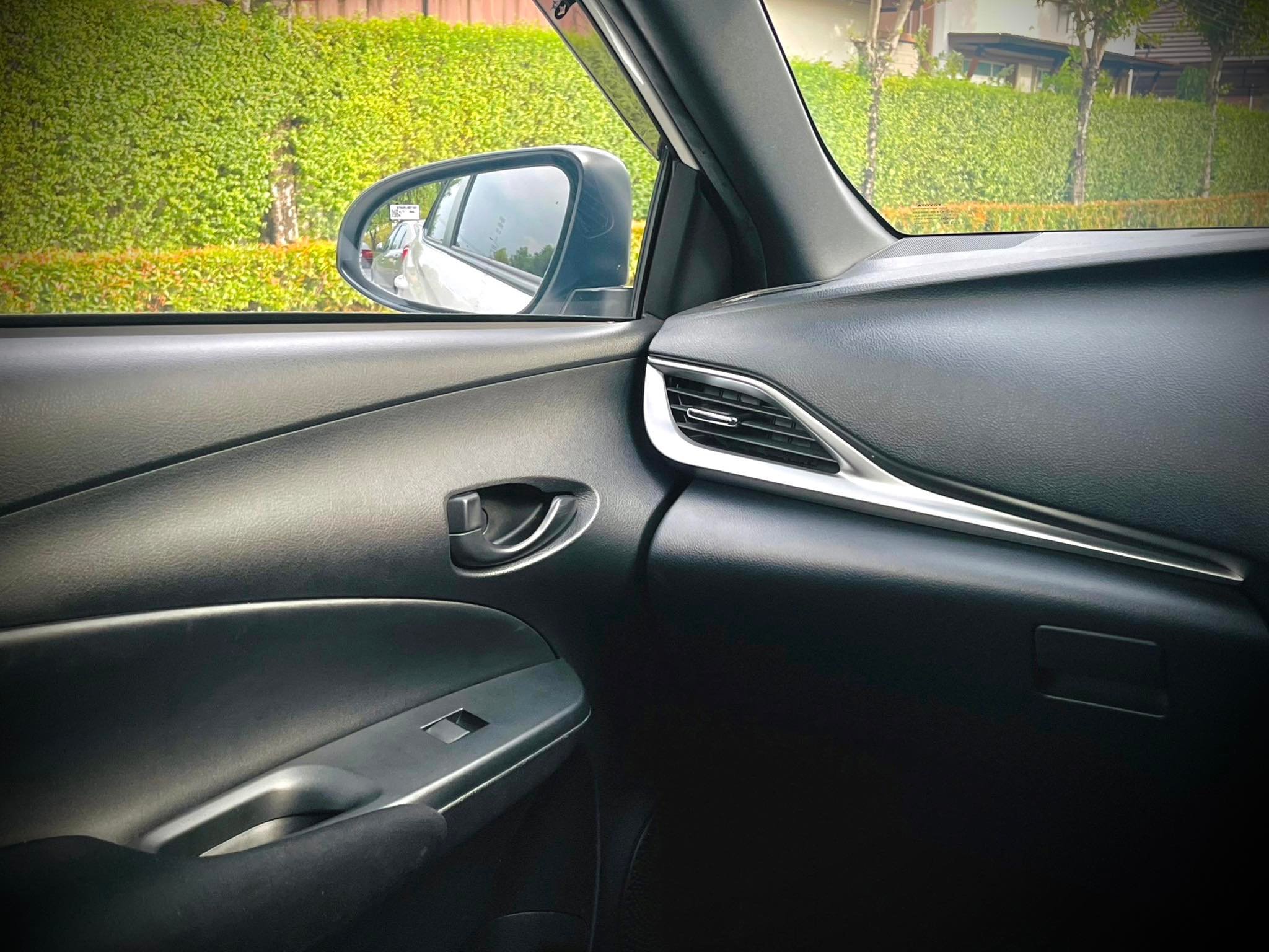 Toyota Yaris 5Dr. 2หมื่นโล ใหม่ทุกตรงที่มอง (รูปที่ 11)