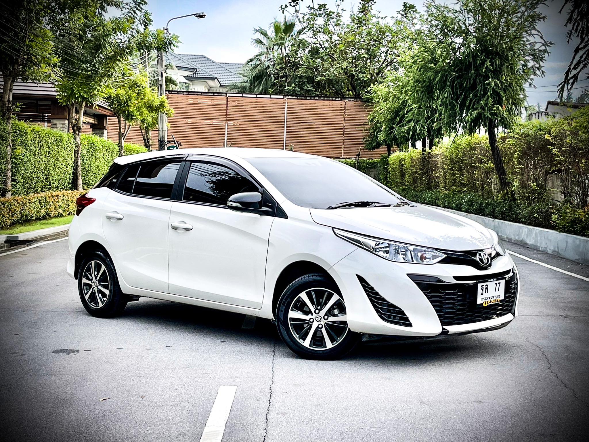 Toyota Yaris 5Dr. 2หมื่นโล ใหม่ทุกตรงที่มอง