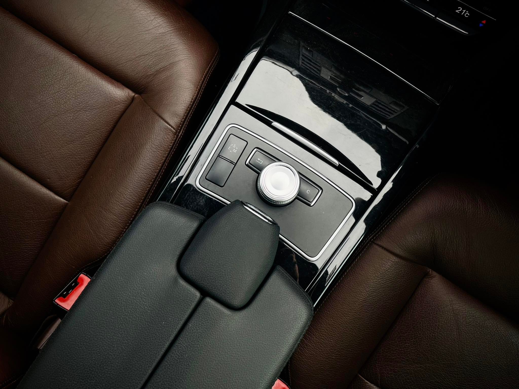 Mercedes Benz E250 CGi AMG เกียร์คอ โคตรใหม่เลยคะ คันนี้ (รูปที่ 30)