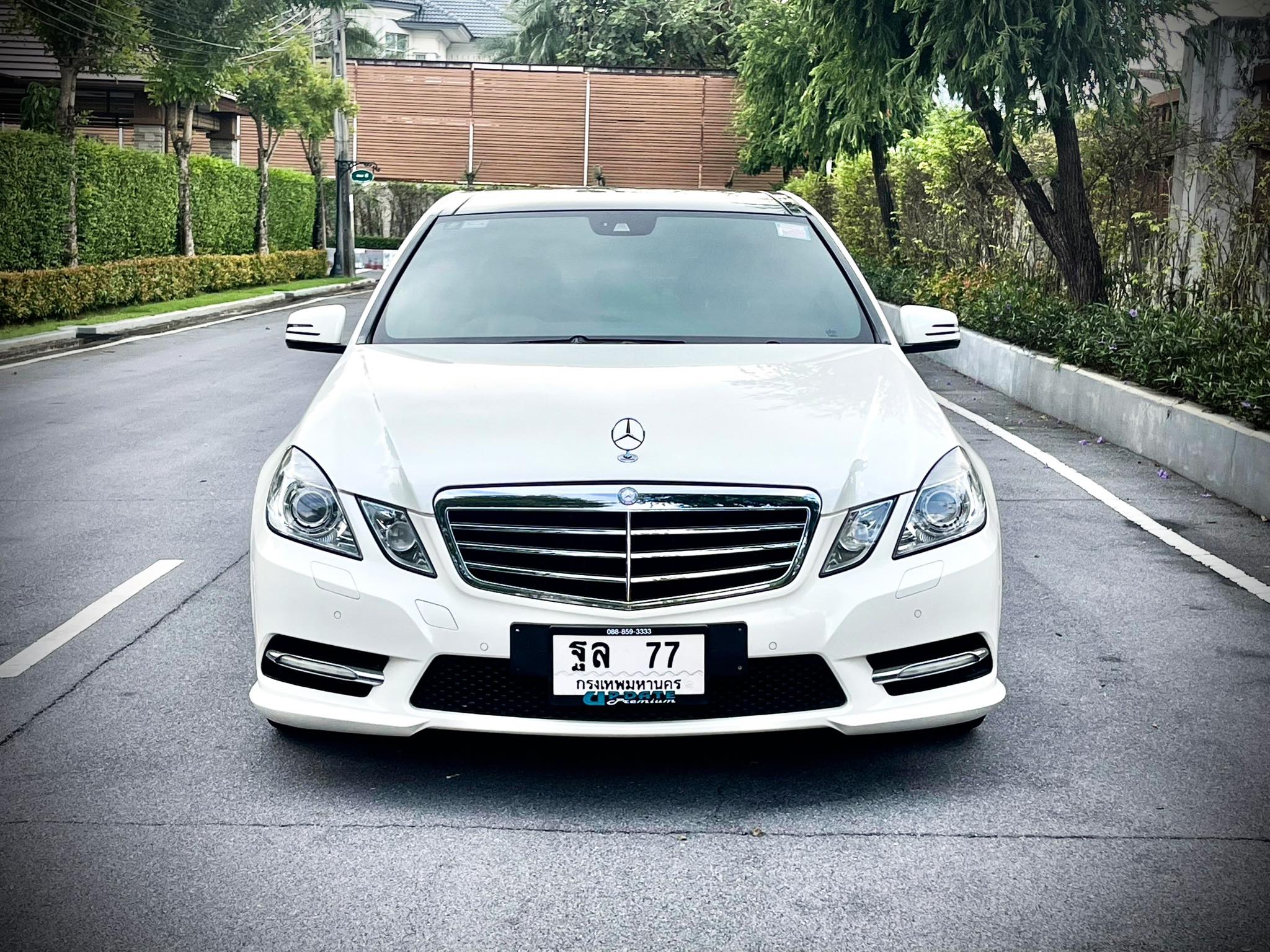 Mercedes Benz E250 CGi AMG เกียร์คอ โคตรใหม่เลยคะ คันนี้ (รูปที่ 2)
