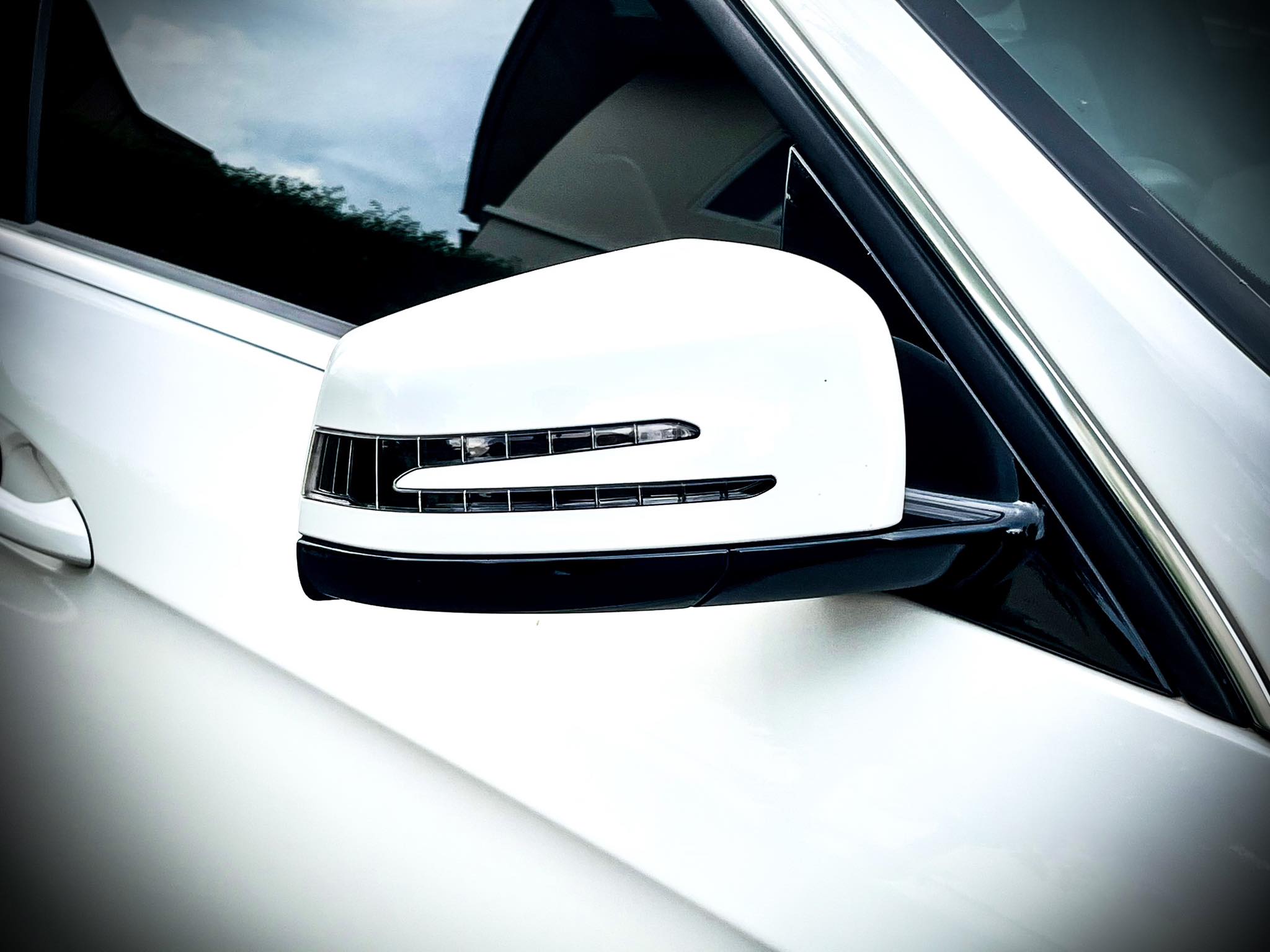 Mercedes Benz E250 CGi AMG เกียร์คอ โคตรใหม่เลยคะ คันนี้ (รูปที่ 10)