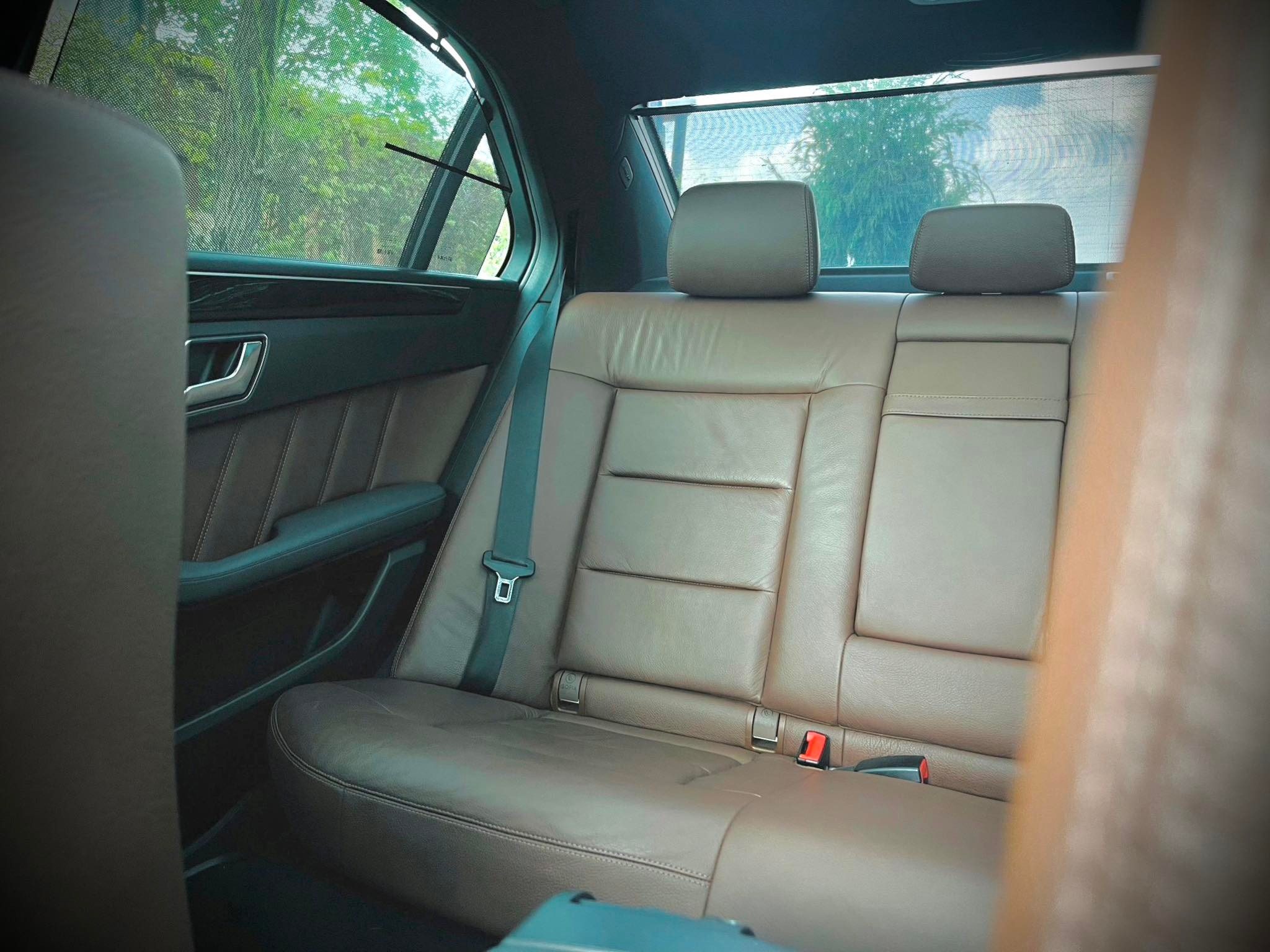 Mercedes Benz E250 CGi AMG เกียร์คอ โคตรใหม่เลยคะ คันนี้ (รูปที่ 38)