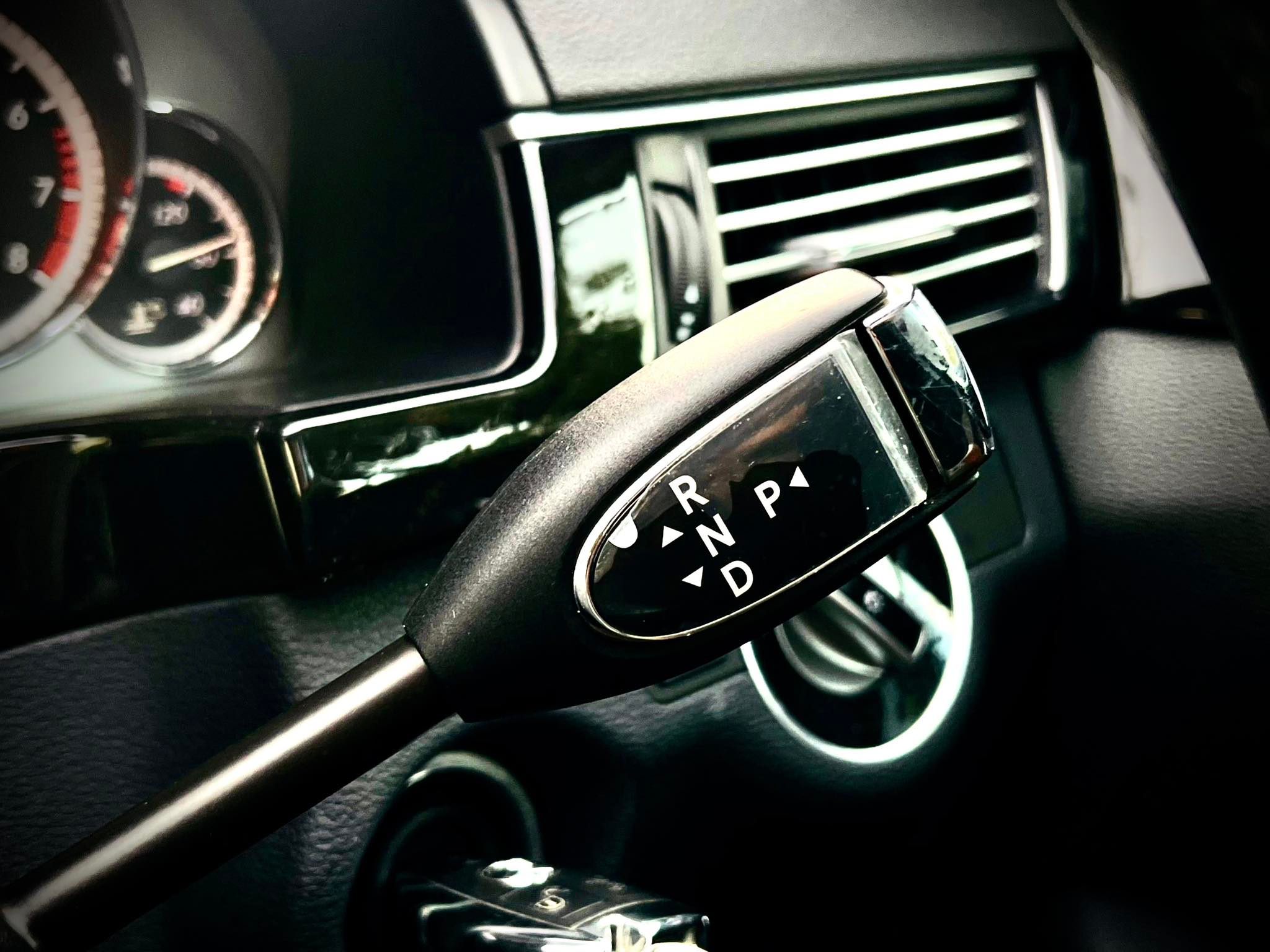 Mercedes Benz E250 CGi AMG เกียร์คอ โคตรใหม่เลยคะ คันนี้ (รูปที่ 26)