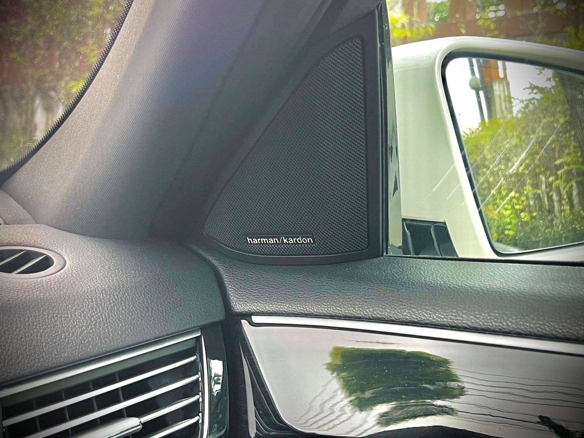 Mercedes Benz E250 CGi AMG เกียร์คอ โคตรใหม่เลยคะ คันนี้ (รูปที่ 24)