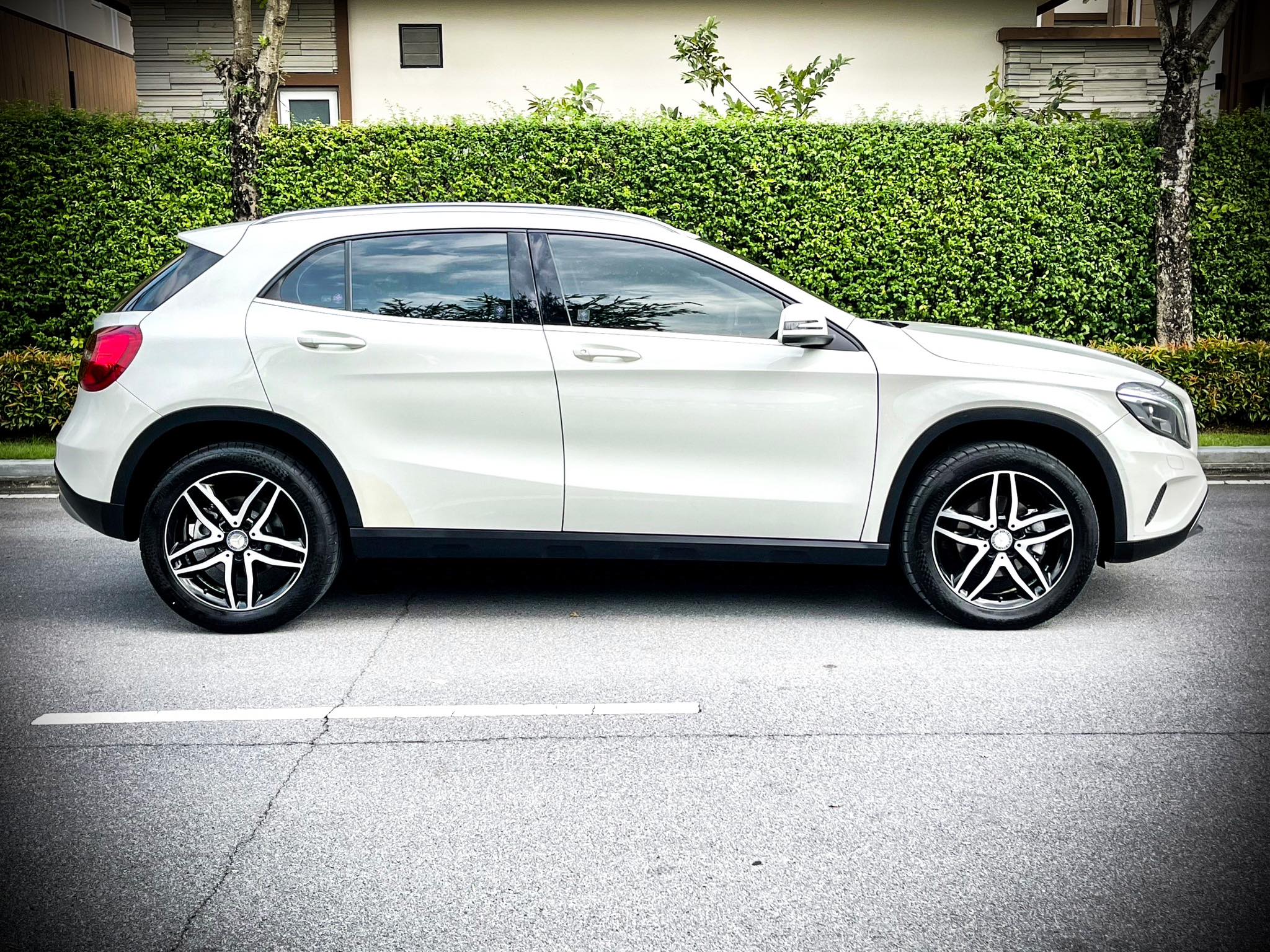 Mercedes Benz GLA200 Dynamic ใหม่ มากคะ