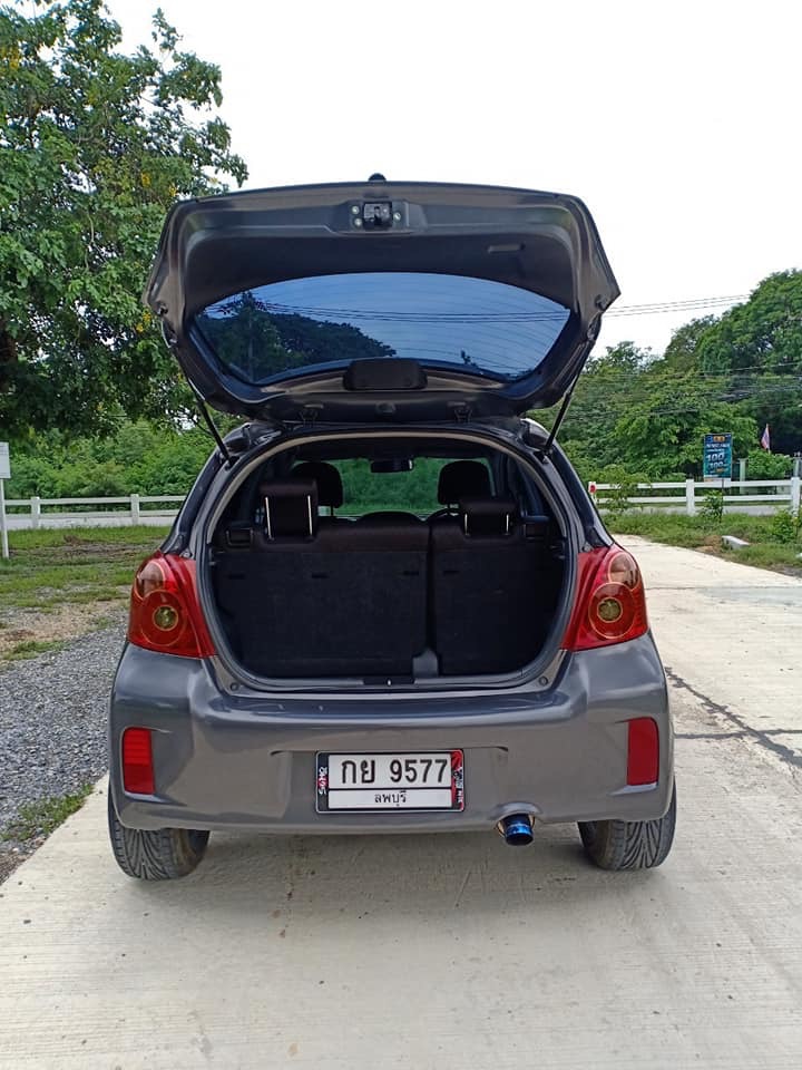 Toyota Yaris ปี 2013 สีเทา (รูปที่ 9)