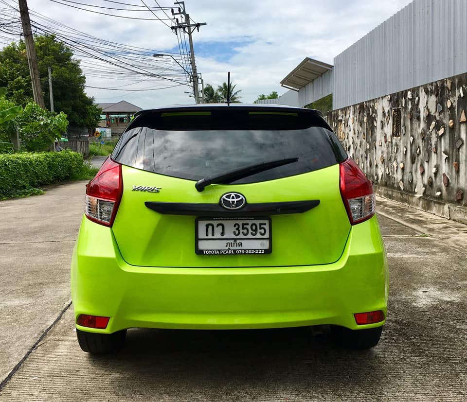 Toyota Yaris ปี 2015 สีเขียว (รูปที่ 5)