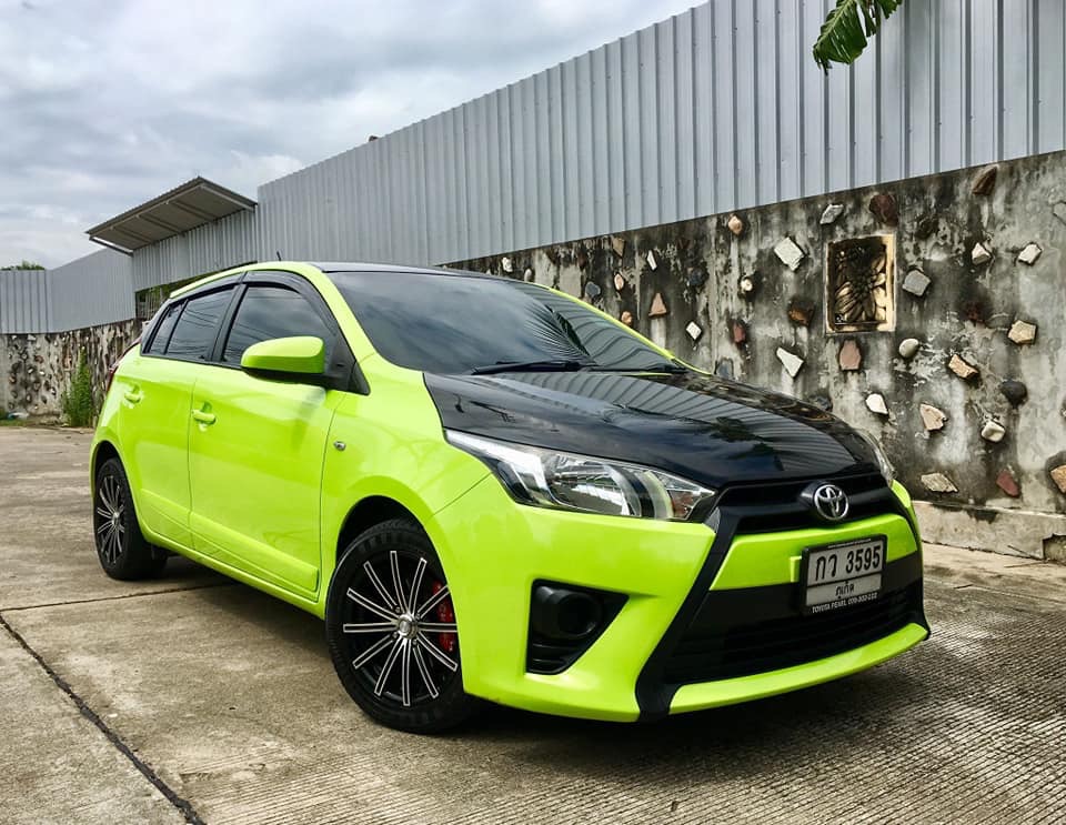 Toyota Yaris ปี 2015 สีเขียว