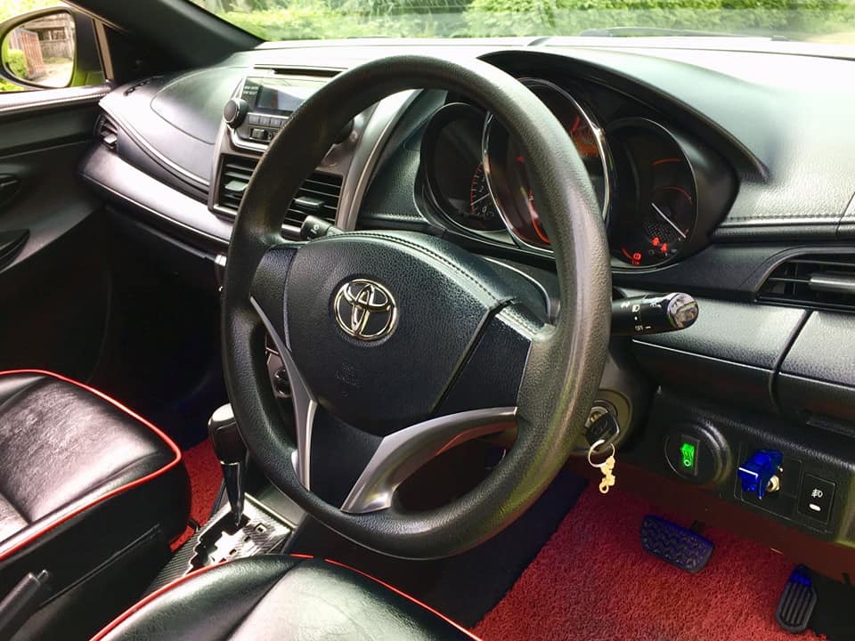 Toyota Yaris ปี 2015 สีเขียว (รูปที่ 10)