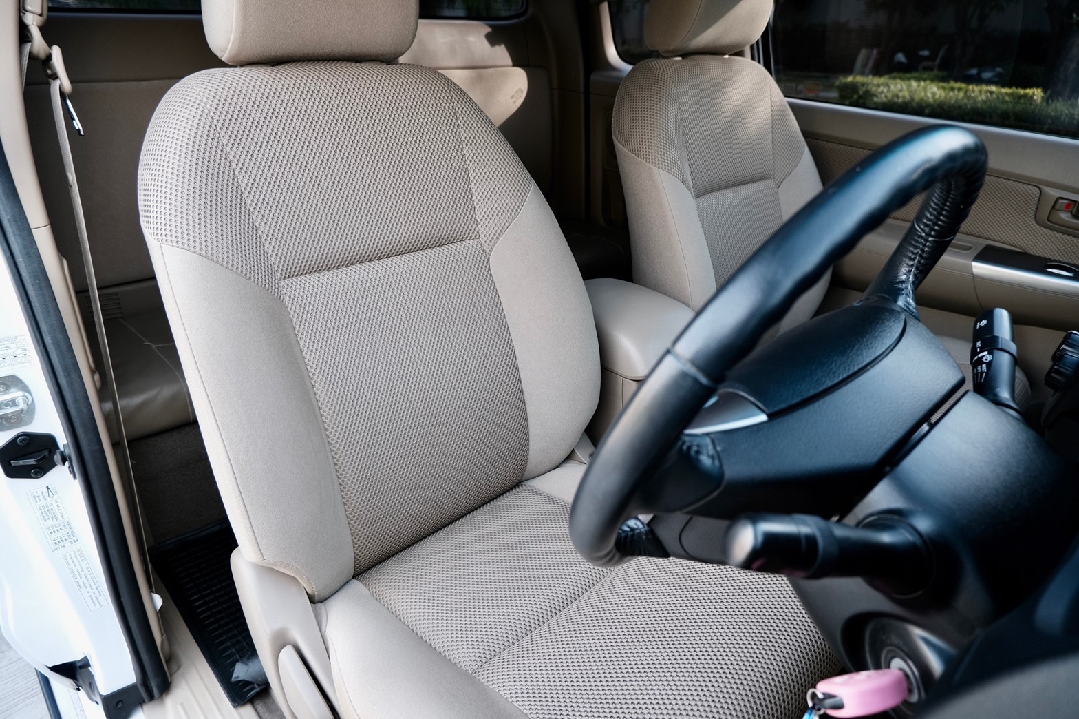 ไมล์ 53,000 กม. Toyota Hilux VigoChamp 2.5G Prerunner Smart Cab 2015 ออโต้ ดีเซล VN Turbo สีขาว