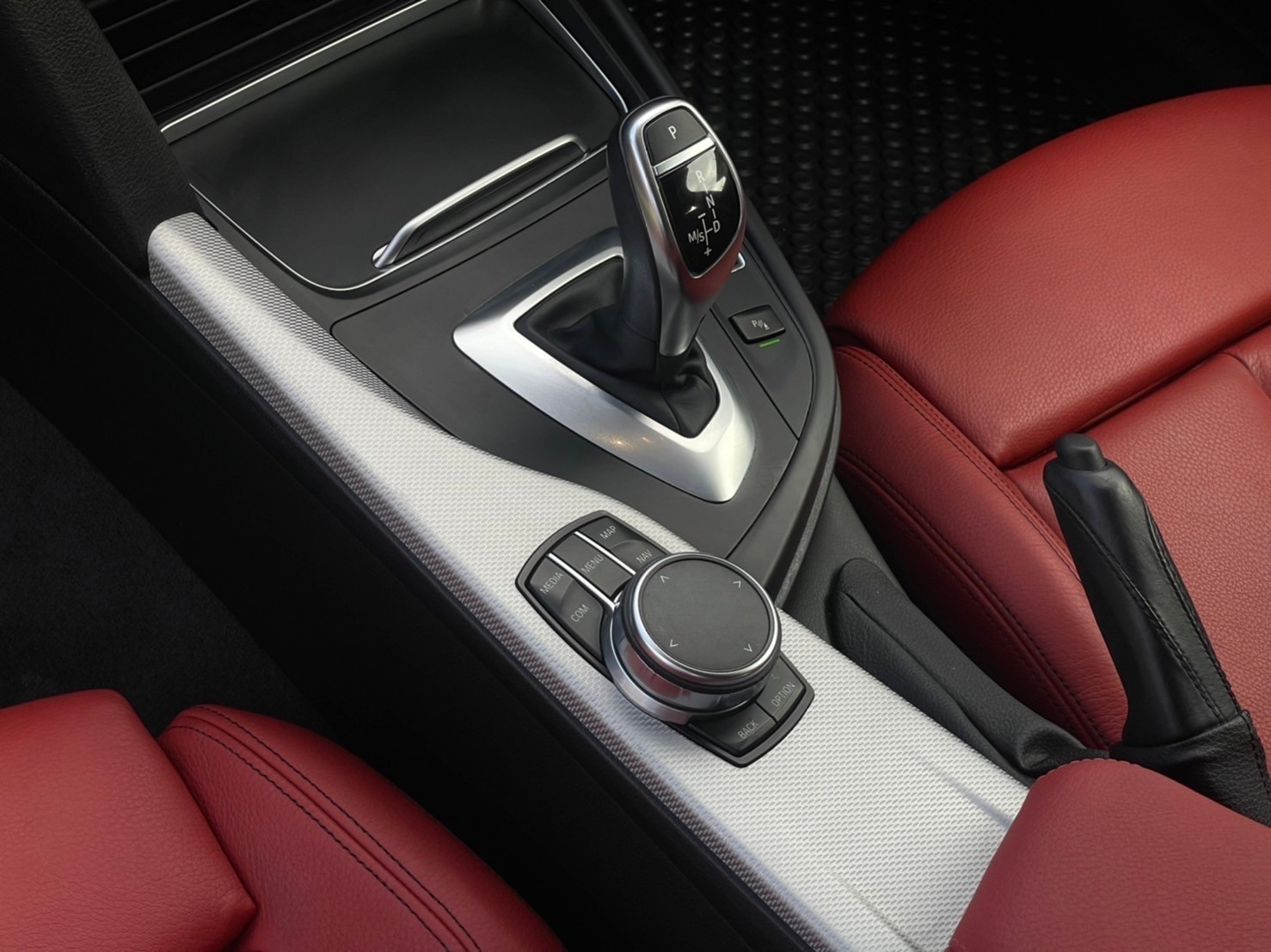 2019 BMW 3 Series G20 320d สีขาว (รูปที่ 8)