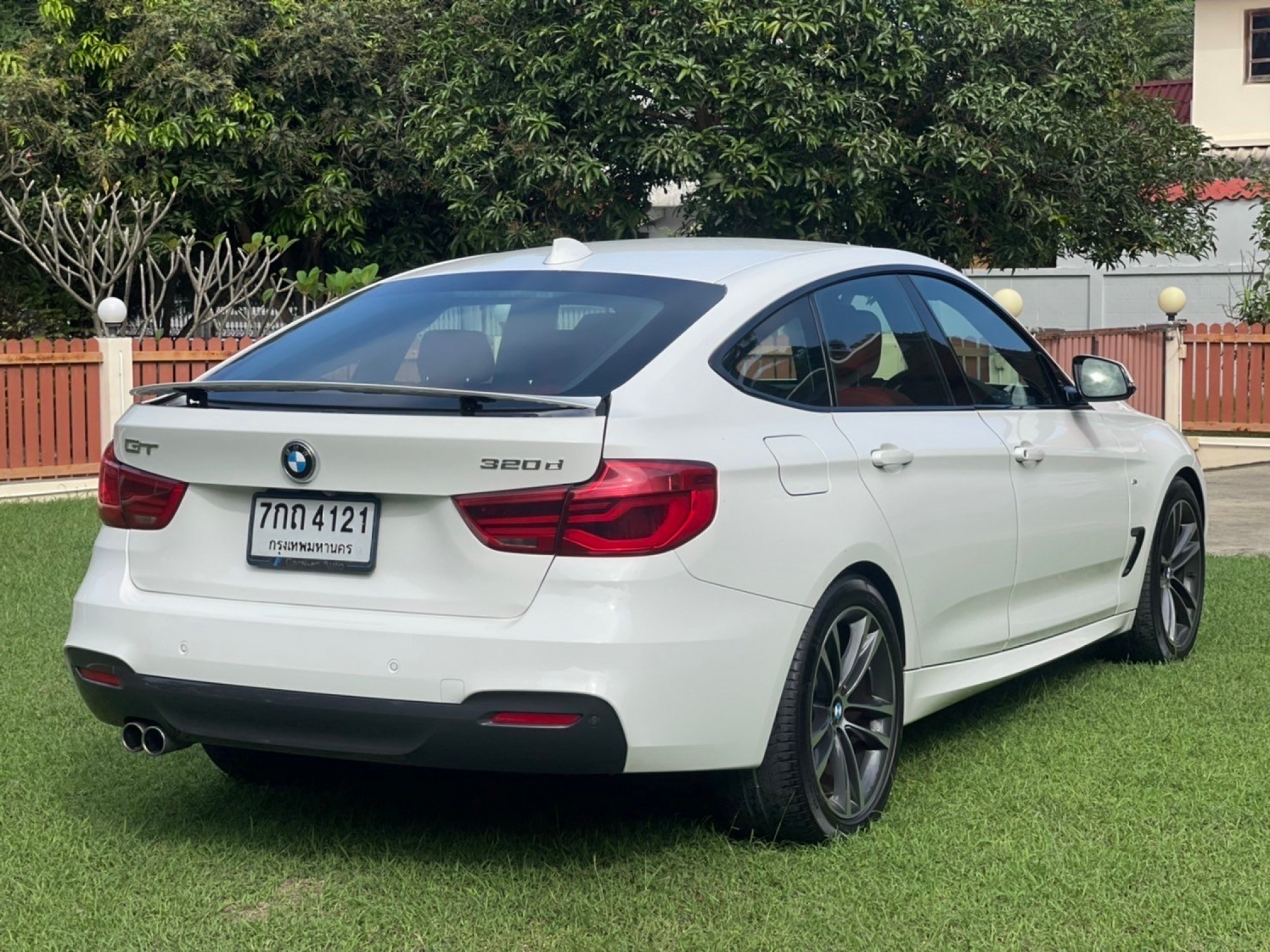 2019 BMW 3 Series G20 320d สีขาว (รูปที่ 20)