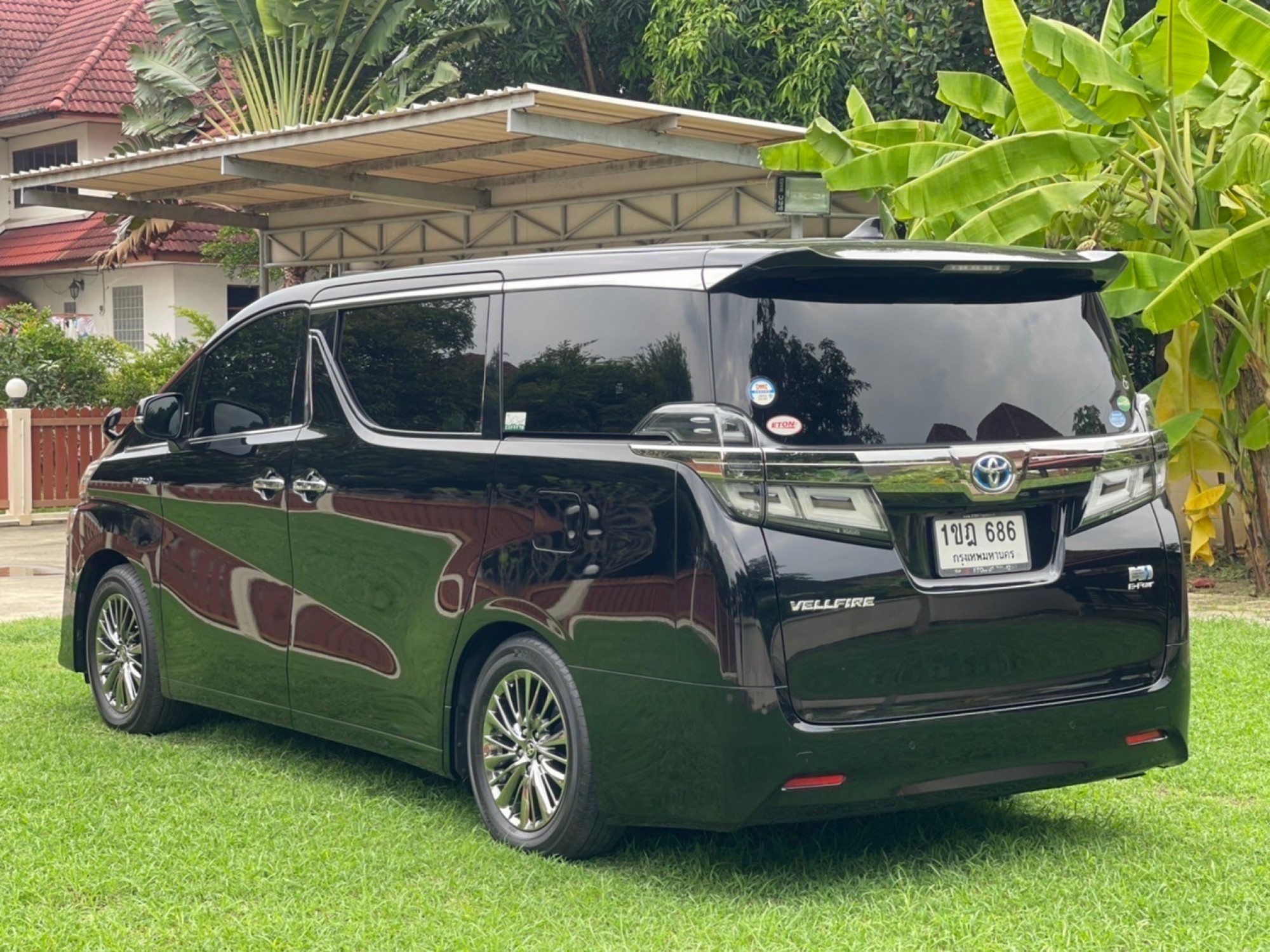 2020 Toyota Vellfire สีดำ (รูปที่ 5)