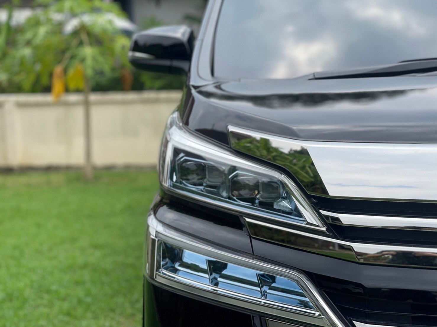 2020 Toyota Vellfire สีดำ (รูปที่ 9)