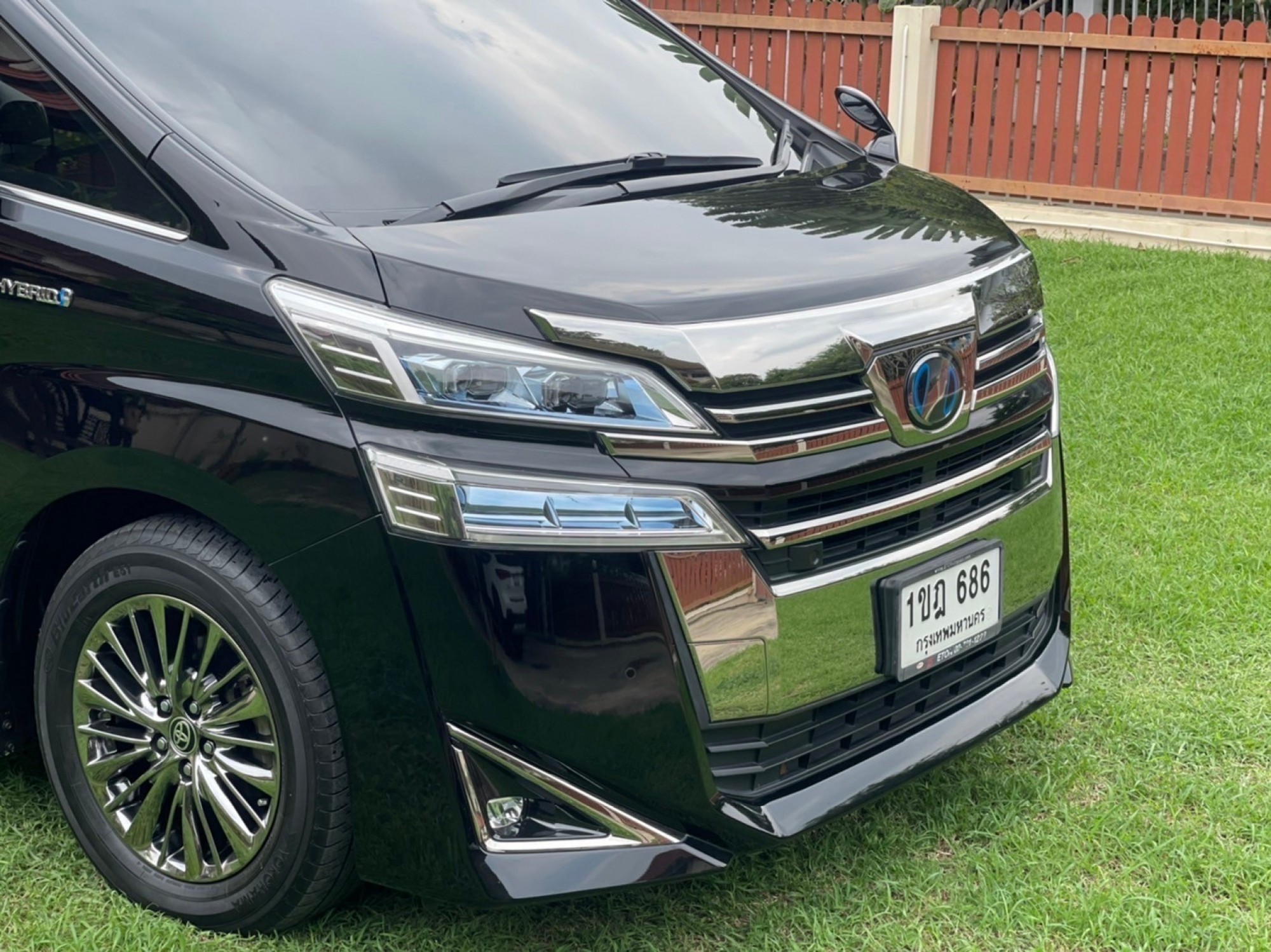 2020 Toyota Vellfire สีดำ (รูปที่ 6)