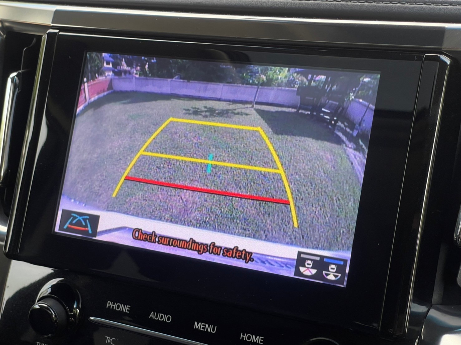 2021 Toyota Alphard สีขาว (รูปที่ 17)