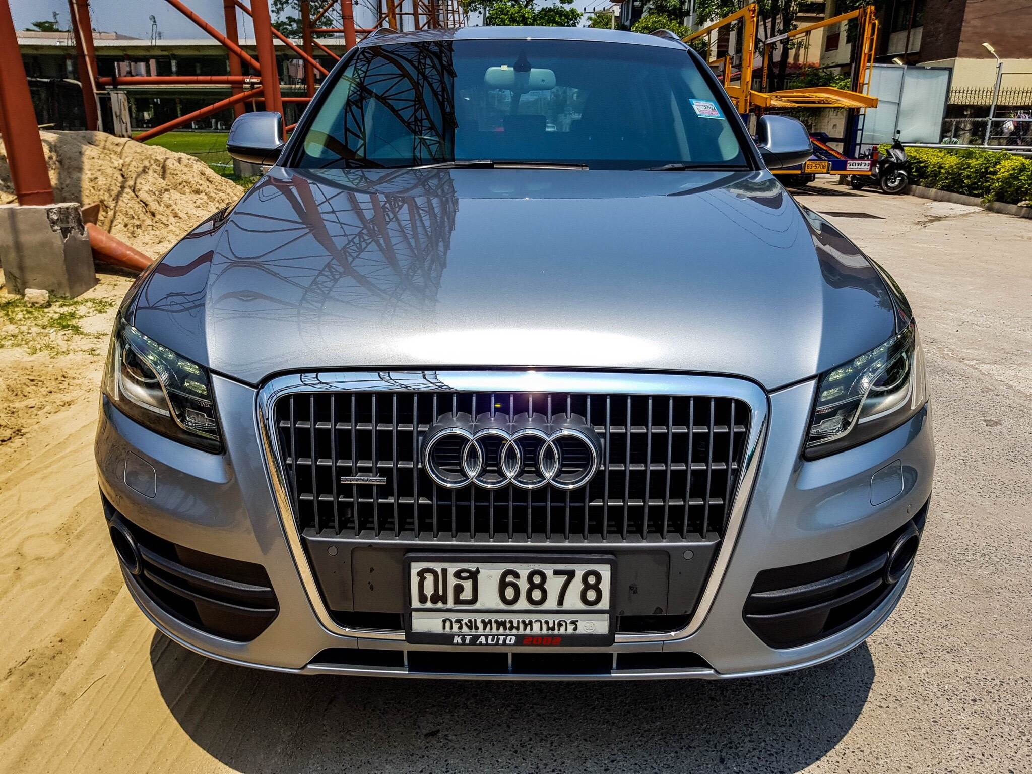 2010 Audi Q5 (8R) สีเงิน