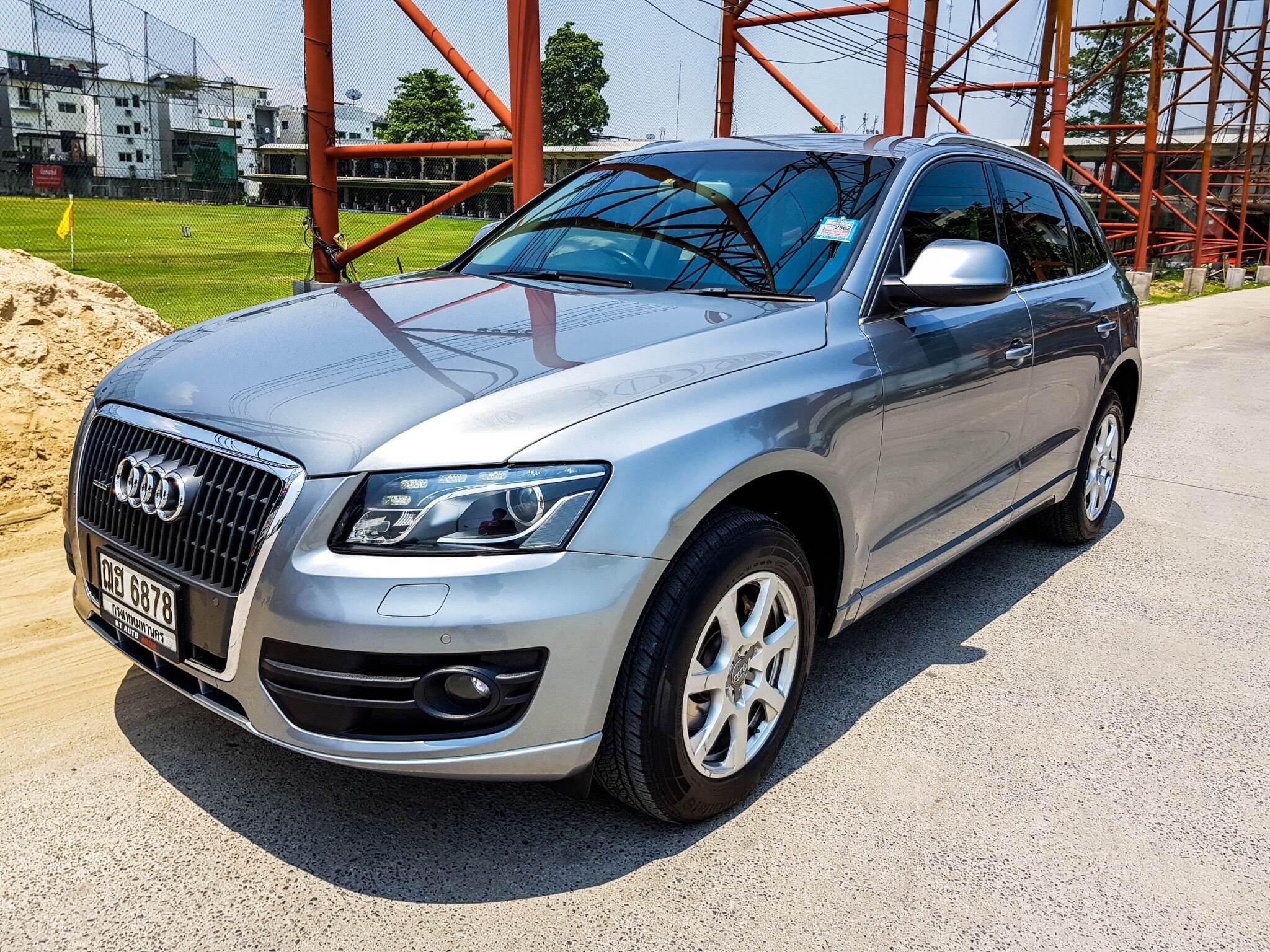 2010 Audi Q5 (8R) สีเงิน